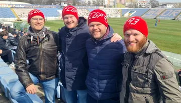Surpriza din tribună la meciul Metalul Buzău – CS Dinamo 4-2! Motivul pentru care patru frați nemți au venit special în România pentru a urmări jocul din Liga 2