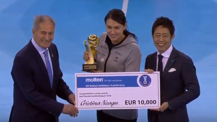 Cristina Neagu a primit „Balonul de Aur” din partea Federației Internaționale de Handbal, dar și un premiu de 10.000 de euro
