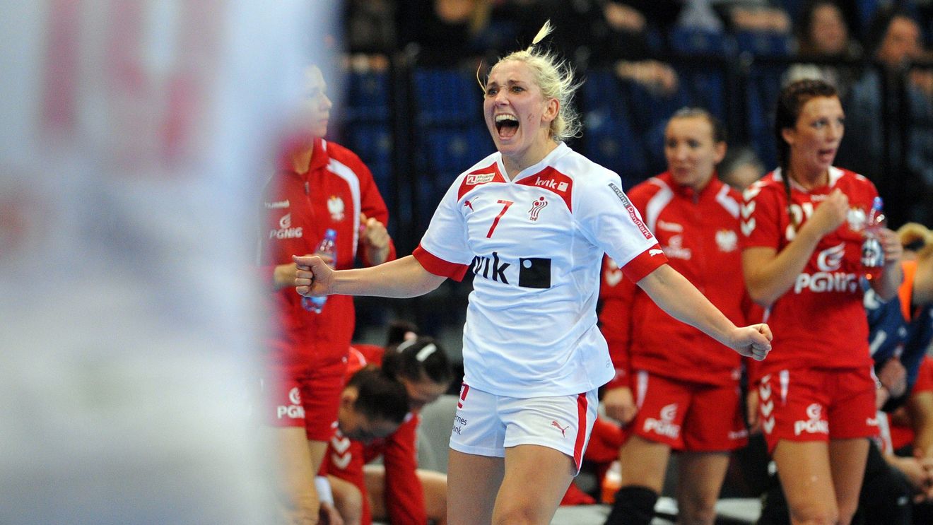 Maria Fisker, prezentată oficial de noua sa echipă: "Îmi place echipa și abia aștept să joc pentru CSM București". Mette Klit: "Puteți fi de pe acum nerăbdători să vedeți în acțiune acest Speedy Gonzales"