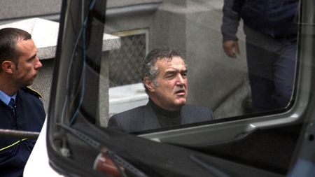 UPDATE: Tribunalul i-a respins lui Becali cererea de întrerupere a pedepsei.  Reacția patronului Stelei: "Mi se dorește moartea"