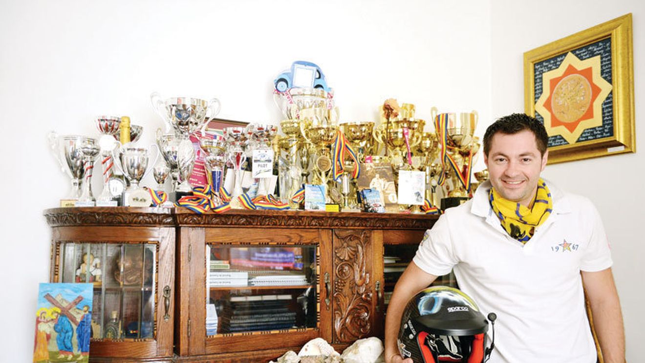 Om de afaceri în publicitate, pilot de raliuri în timpul liber