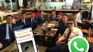 DEZVĂ‚LUIRE | Discuții aprinse pe grupul de Whatsapp al naționalei după România - Elveția 1-1. "Are you injured?" / "N-am înjurat pe nimeni, mister" :)