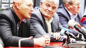 Andone a rămas singur!** Paszkany i-a dat "ok"-ul lui Mureșan să aducă antrenor din Portugalia