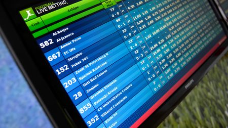 Guvernul pregătește extincția cazinourilor și a caselor de pariuri. EXCLUSIV | Reacție categorică din lumea jocurilor de noroc: "Pun lacătul, înseamnă falimentul. Aruncă oamenii în stradă. Ei reprezintă interesele altora"