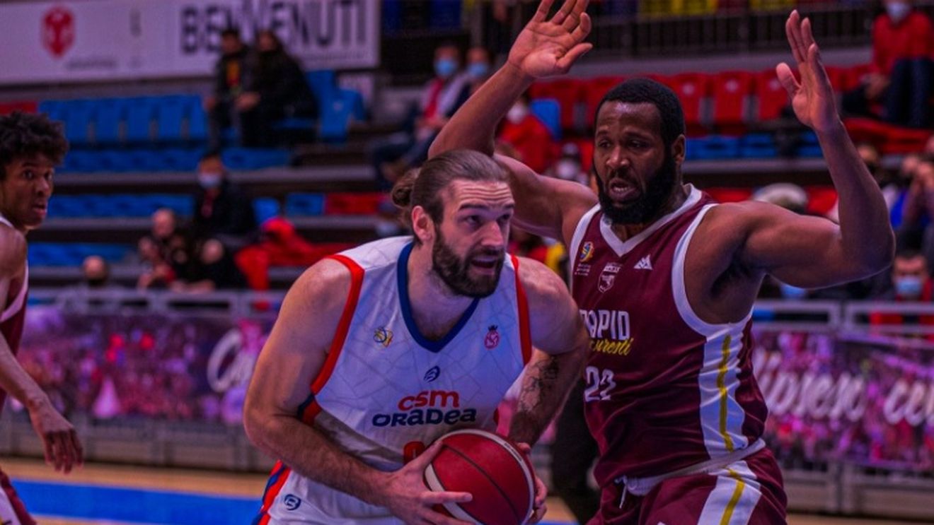 Surpriză în Sala Giulești la baschet masculin! Rapid, victorie cu trei secunde înainte de final cu CSM Oradea | VIDEO