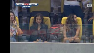 Surpriză de proporții la meciul FCSB-ului: Mihaela Buzărnescu, prezentă la duelul cu Viking, în care ar putea evolua și fostul ei partener, Marco Dulca! Cine o însoțește pe sportivă