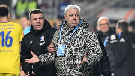 Fază controversată în FCSB - Rapid. Giuleştenii au cerut penalty, Şumudică a luat galben pentru că a cerut intervenția VAR