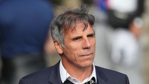 Legendarul Gianfranco Zola a rămas uimit când a aflat că Inter l-a numit pe Cristi Chivu: „E aproape debutant”. Ce avantaj imens ar avea românul