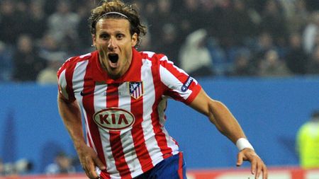 Tottenham, megaofertă pentru Forlan