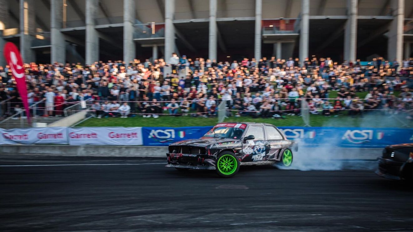 Adolescenții fac legea în prima etapă din Campionatul Național de Drift! Interes maxim în jurul Arenei Naționale | FOTO