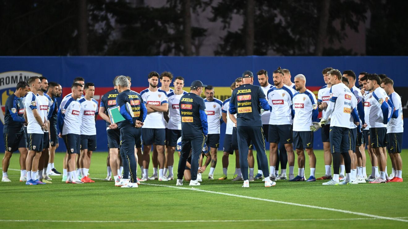 Discursurile lui Gică Hagi îi frapează pe tricolori în cantonamentul României: „Hai, ca la Mondiale!”. EXCLUSIV