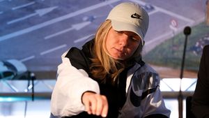 Afacerea de milioane de euro dintre Simona Halep și Cosmin Olăroiu s-a făcut în mare secret! Apar noi informații despre tranzacție: românca a plătit 3 milioane de euro în plin proces la TAS, cu ITIA, pentru două „bijuterii” în București