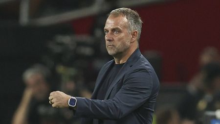 Ce lovitură pentru Barcelona! Hansi Flick și-a dat acordul și semnează până în 2027