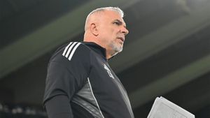 2.450.000 de euro pentru Olăroiu și naționala Emiratelor. De unde au venit banii