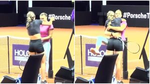 Aryna Sabalenka, gesturi neașteptate față de următoarea adversară! Revenită în circuit după înfrângerea cu Sorana Cîrstea, bielorusa i-a lăsat pe toți mască la Stuttgart | VIDEO