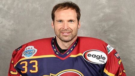 Petr Cech schimbă sportul, după 20 de ani. Fostul portar a semnat cu o echipă de hochei