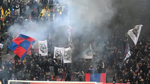 Ștefan Târnovanu, luat la țintă de ultrașii din Peluza Nord! FCSB - UTA, întrerupt după ce suporterii au aruncat cu materiale pirotehnice spre poarta gazdelor | VIDEO & FOTO