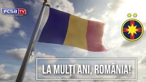 Cluburile din Superligă s-au luat la întrecere în urări de 1 Decembrie! Ce mesaje au trimis FCSB, Rapid, CFR Cluj și cele două Craiove