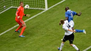 FOTO SuperMario Balotelli a NIMICIT Germania în 16 minute! "Dublă" de excepție pentru vârful Italiei