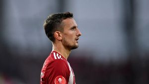 Adevăratul motiv pentru care Marius Ștefănescu nu a ajuns la FCSB nu a ținut de bani! Discuția avută de jucător cu Gigi Becali. EXCLUSIV