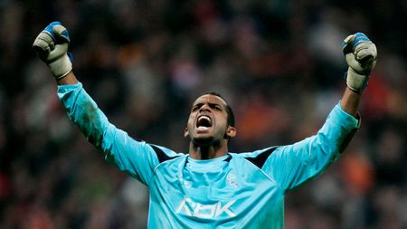 În afară de Buffon, Arsenal mai vrea un portar trecut de prima tinerețe!** Joacă la Wigan și e dorit și de Liverpool