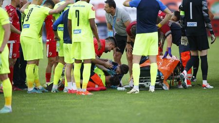 Verdictul specialistului Marius Avram la cea mai controversată fază din Dinamo - Poli Iași! Trebuia să dea cartonaș roșu Ovidiu Hațegan la intrarea lui Homawoo la Luca Mihai? „Asta era decizia corectă!”. EXCLUSIV