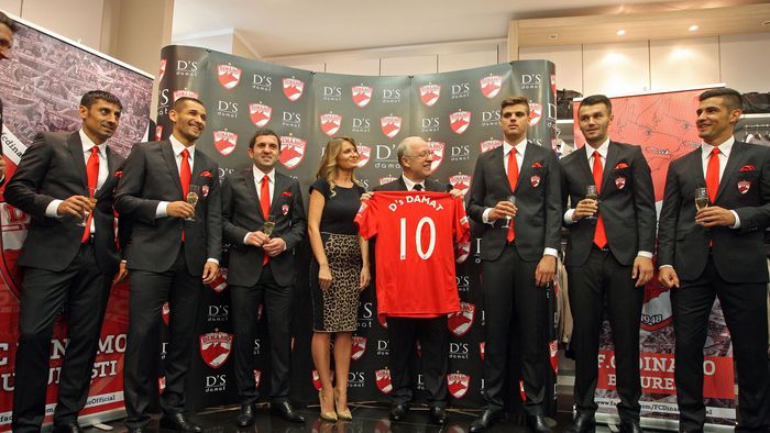"Câini", la patru ace. Dinamo a semnat astăzi un parteneriat de imagine cu D's Damat. FOTO