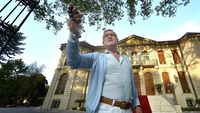 Omul care a vrut să cumpere FCSB a venit ACUM cu o ofertă pentru a deveni proprietarul Palatului lui Gigi Becali. Ce răspuns a primit
