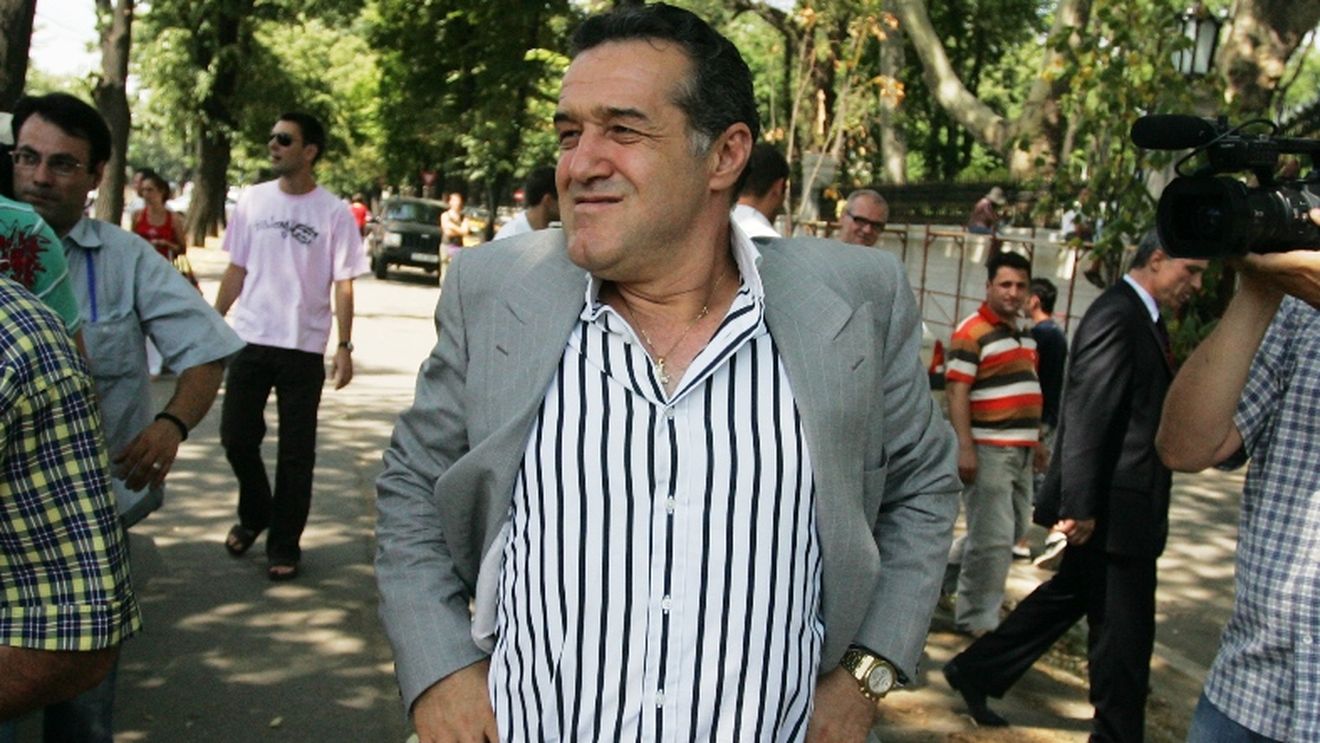 Șah la 'Rege'!** "Sunteți voi siguri că Hagi nu a făcut note informative?"