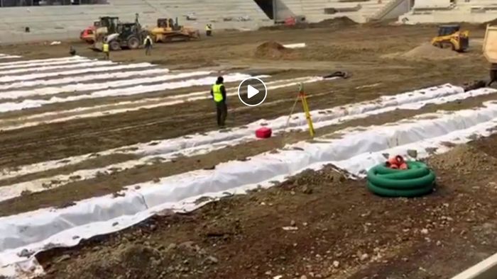 Imagini noi din interiorul stadionului Ghencea! Arena arată fabulos + Când va fi montat gazonul și cine i-a vizitat pe muncitori | VIDEO
