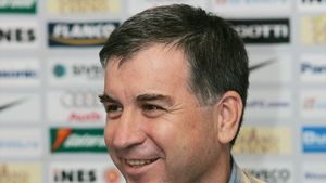 Argăseală: "Nu există atacant ca Arthuro în România"