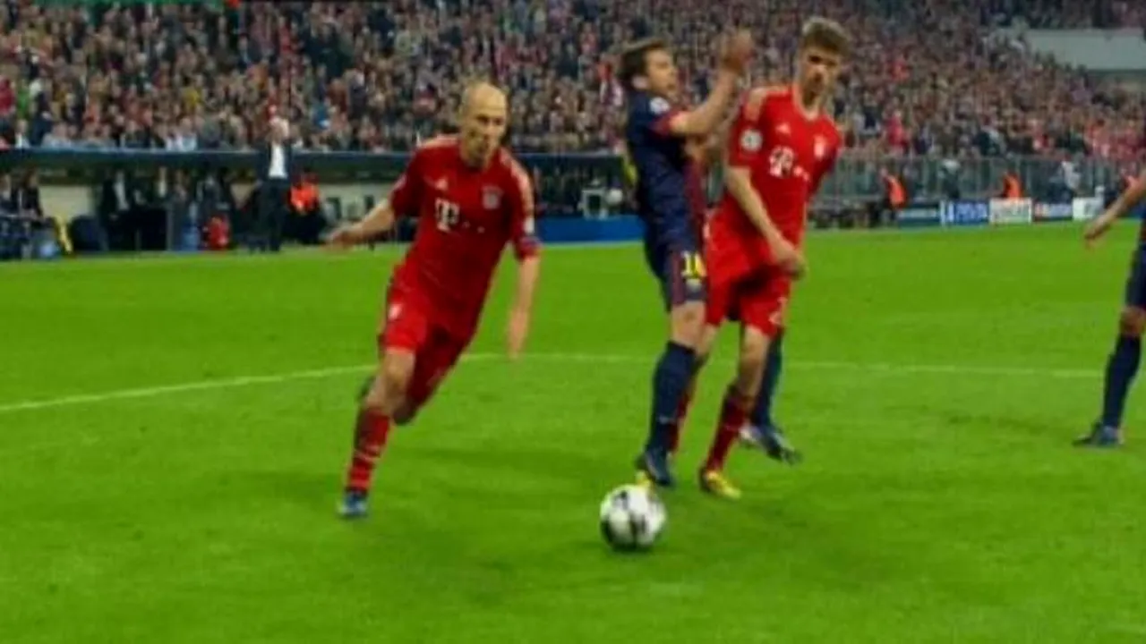 Golul care poate pune capăt visului BarÃ§ei.** Cea mai scandaloasă fază a meciului. Catalanii au sărit pe arbitru după golul lui Robben. VIDEO Ce s-a întâmplat:
