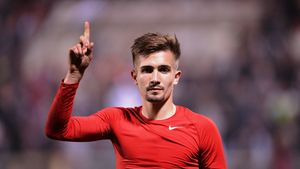 Predescu, ferm pe poziții: "Diferența dintre Steaua și FCSB este asta!". Golgheterul roș-albaștrilor preferă să stea în ligile înferioare decât să meargă la echipele din Liga 1. Motitvul

