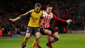 Gardoș, noua vedetă a Craiovei, a golit conturile englezilor de la Southampton. Fundașul i-a "costat" pe "sfinți" suma incredibilă de 770.000 de euro pentru fiecare meci