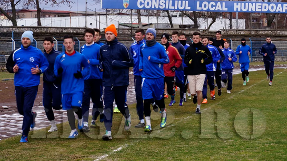 Trei jucători de la Jiul vor juca la FC Hunedoara