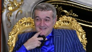 Gigi Becali a alcătuit clasamentul „numelor” din Superliga și îi dă lovitura prietenului Mihai Rotaru: „Cred că întâi e Rapid și pe urmă Craiova”. Cum arată topul întocmit de patronul de la FCSB. VIDEO