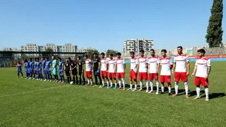 Miercuri ratase calificarea în Play-off-ul Cupei României cu CSM Târgu Jiu, sâmbătă a debutat la CS Dinamo, în Liga 2, și a devenit cel mai în vârstă jucător din lotul lui Ionuț Chirilă. ”Am oportunitatea să îmbrăc tricoul echipei mele de suflet”