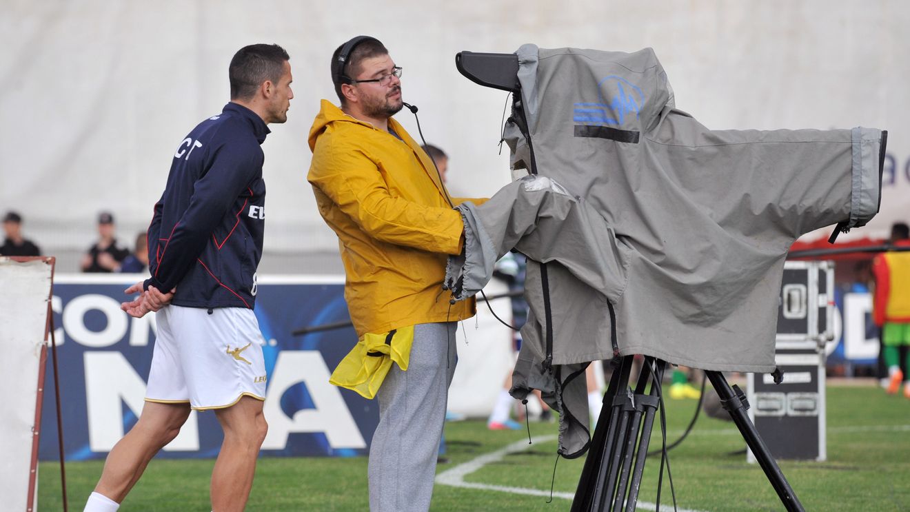 Fotbalul, după rugby: șeful FIFA anunță că introducerea arbitrajului video la Mondialul din 2018 este „un obiectiv foarte realist". Ovidiu Hațegan, posibil arbitru al turneul final din Rusia