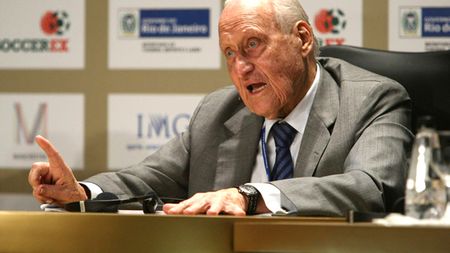 Fostul președinte al FIFA, Joao Havelange,** a primit cel puțin 1,5 milioane de franci elvețieni ca mită de la ISL