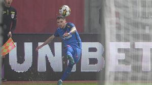 Deian Sorescu a rezistat doar o repriză în meciul de debut la FCSB!