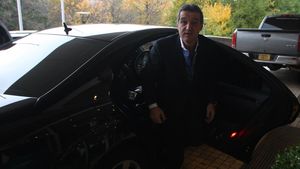 Becali: "DNA-ul a cheltuit cinci milioane să mă urmărească și acum face circ!"