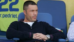 Cu Adi Ilie... fotbalul chiar era pe felie. Spaniolii duc dorul "Cobrei". Ce face acum fostul internațional 