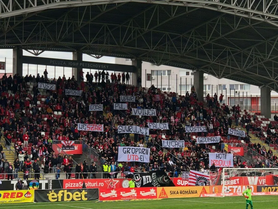 Sursă foto: Facebook / Ultras Arad II