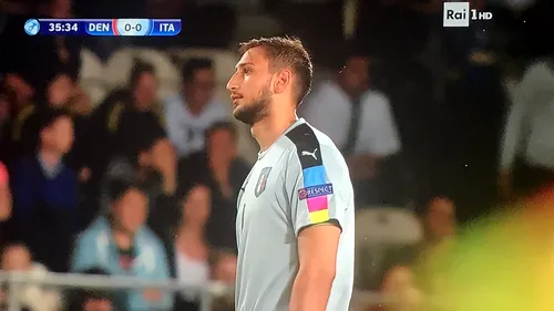 FOTO | Nu uită și nu iartă! Suporterii Milanului l-au umilit pe Donnarumma la Campionatul European U21. Au aruncat cu bani după el și l-au poreclit 