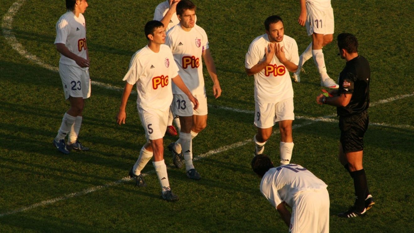 „Continuăm protestele!"