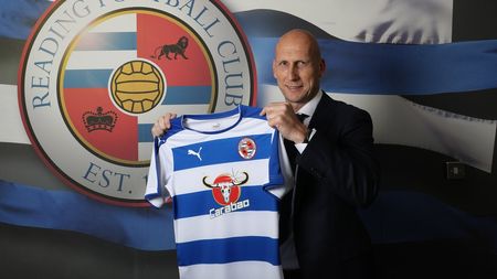 Vă mai amintiți de Jaap Stam? Fostul mare fundaș olandez a devenit oficial managerul unei echipe din Anglia