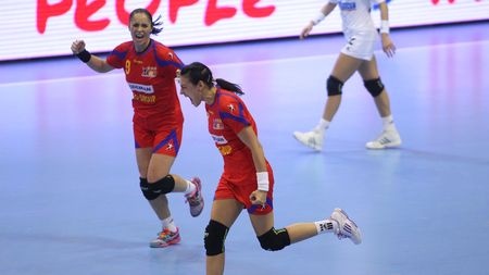 IMAGINEA ZILEI | Fetele din naționala de handbal au pozat pentru Campionatul Mondial. "Întotdeauna printre cei mai buni"