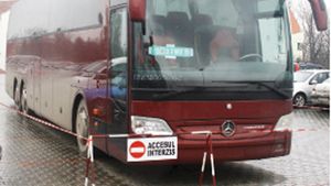 EXCLUSIV Autocarul CFR-ului, mâzgălit la Galați!