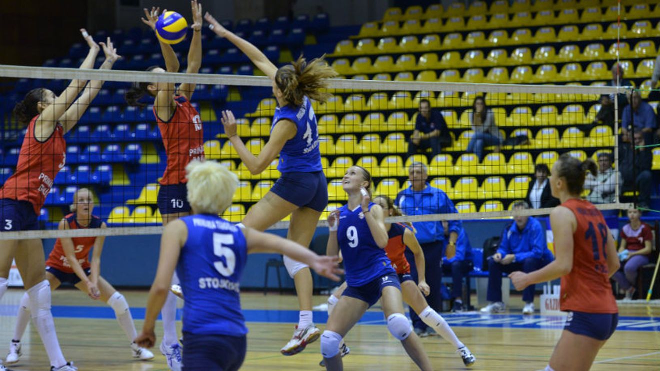 Cupă cucerită cu emoții. Înainte de ridica Cupa României la volei, fetele de la Bacău au fost aproape de un tragic accident