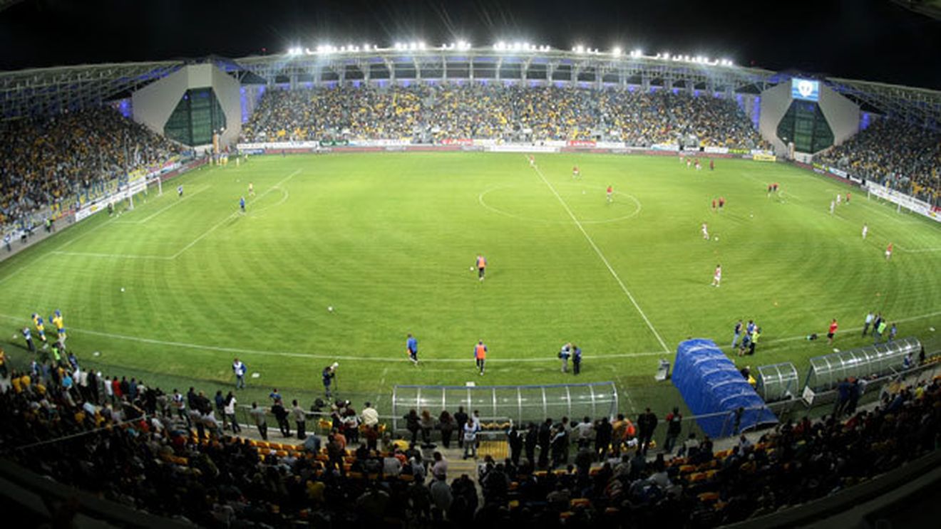 Măsuri drastice de securitate la Petrolul-CFR Cluj:** 200 de jandarmi mobilizați